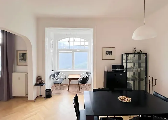 Villa Alexandercharmante Wohnung Mit Bergblick, Villa Alexander